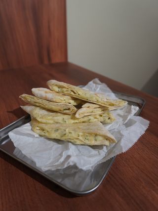 Лаваш з сиром Сулугуні (250г)