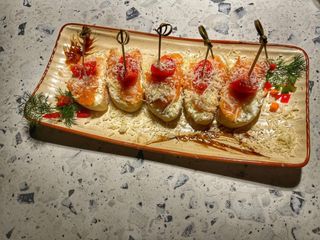 Брускети със сьомга и сирене Филаделфия (250г)