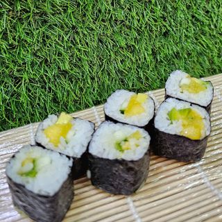 N14 Carote, avocado, mango, cetriolo 8 pezzi