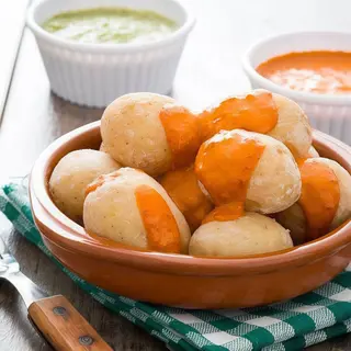 PAPAS ARRUGADAS CON MOJO CANARIO
