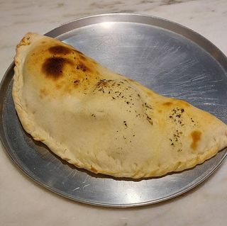 Pizza Calzone (Média)
