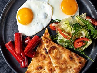 Яєчня з сосисками (240г)