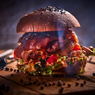 Hamburguesa Especial Oxley De Queso con patatas