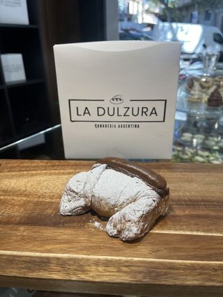 Medialunas Con Dulce De Leche