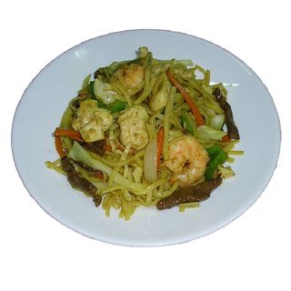 37. Tallarines Fritos Con Curry