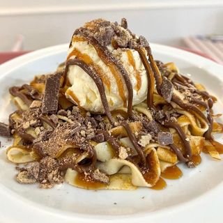 Tripple Chocolate Fettuccine Crepe