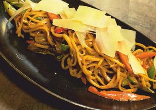 Паста с гъби шийтаке и пармезан (400г)