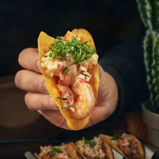 Taco Crujiente De Langostinos, Pico De Gallo Y Cilantro (1 Ud.)
