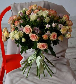 Buchet de 11 mini trandafiri