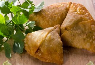 Vegetable Samosa / Chamuca Vegetal