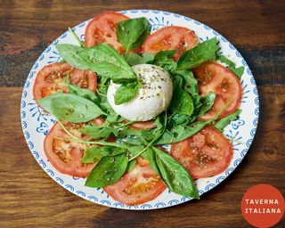 Ensalada Caprese De Búfala