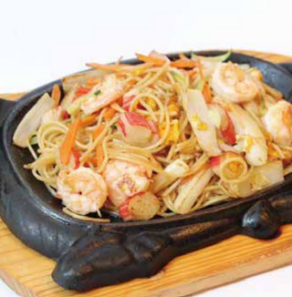 166 Spaghetti alla piastra con frutti di mare