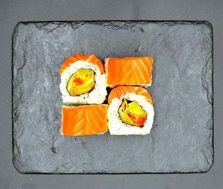 C. Łosoś warzywa tempura