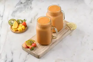 Kiwi Peach Strawberry Smoothie