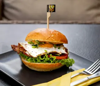 BURGER ŚNIADANIOWY