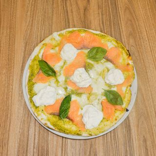 Stracciatella e salmone