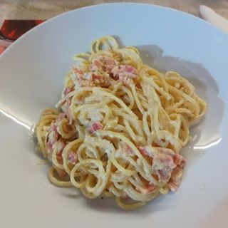 spaghetti o penne con salsa 4 quesos