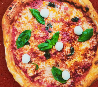 Pizza A Napulitana (33 Cm.)