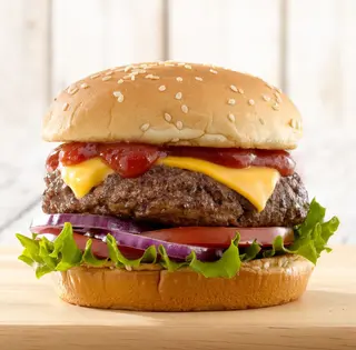 Menù cheeseburger+ bevanda a scelta