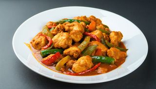 Carne de pui cu curry (iute) si legume