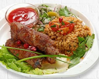 Порция  с телешки и свински шиш кебаб голям (500г)