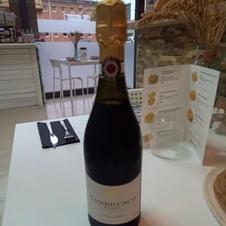 Lambrusco tinto
