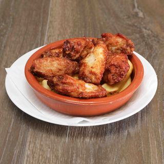 Tapa De Alitas De Pollo  (1/2 Ración)