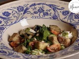 Салат з хрустким баклажаном, моцарелою і черрі (200 г)