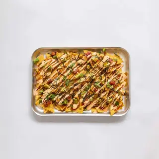 Spicy poke nachos