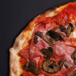 Prosciutto e funghi