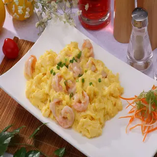 Huevos revueltos con gambas