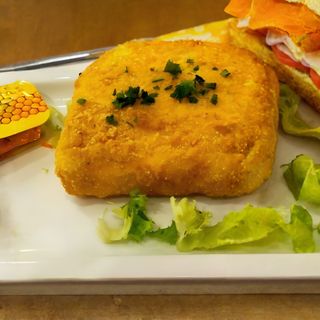 Feta tighaniti (me meli)