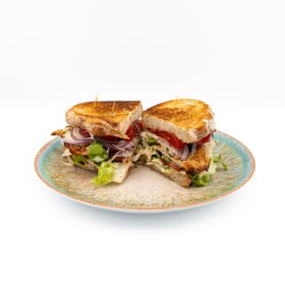 Kanapka z grillowanym kurczakiem