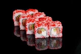 Філадельфія в ікрі з копченим лососем