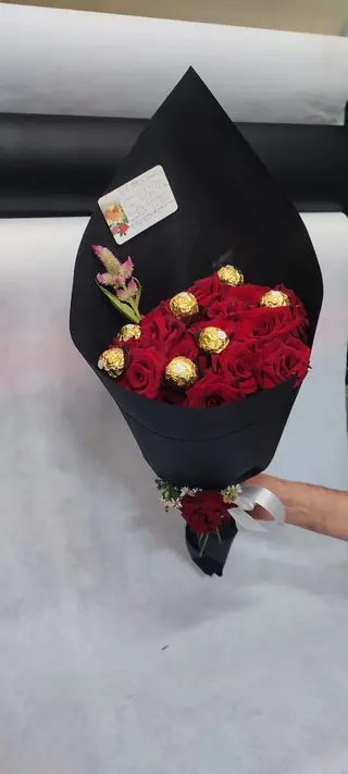 باقة ورد بشكولاطة لعيد ميلاد