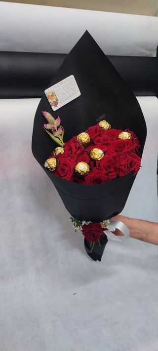 باقة ورد بشكولاطة لعيد ميلاد