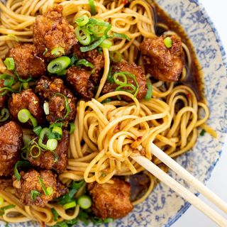 Chilli Garlic Fried Noodles with Pork