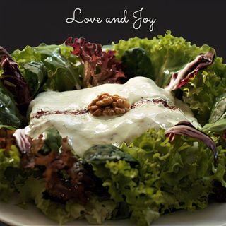 Lasagna cu spanac, branzeturi si nuci cu sos de iaurt & leurdă