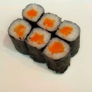 512. Maki De Salmón (6 Uds.)