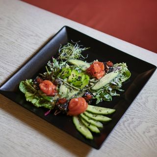 Салат з лососем