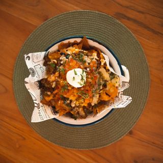 Nachos Gratinados Con Chili Carne