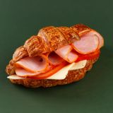 კლასიკური კრუასანი ლორით და ყველით