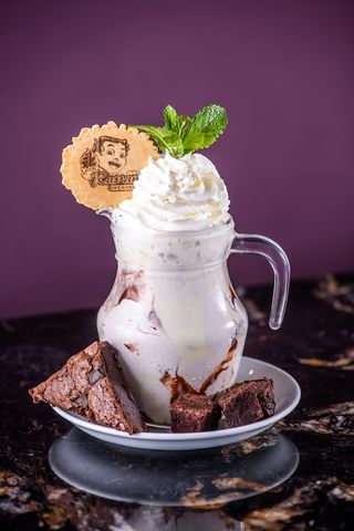 Chocolate Brownie Cake Shake