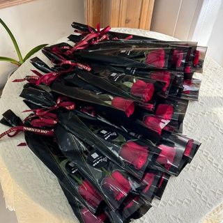 06 roses avec emballage 