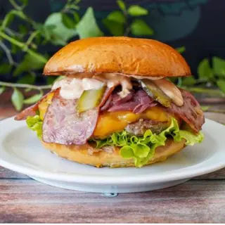 Cheesy Bacon Burger