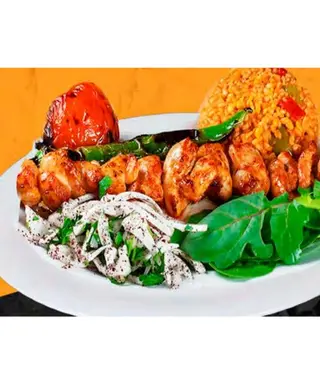 Tavuk sis kebap plato