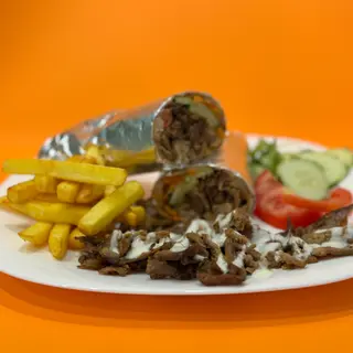 Piadina con kebab e patatine
