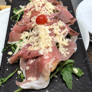 Sfilatino con crudo