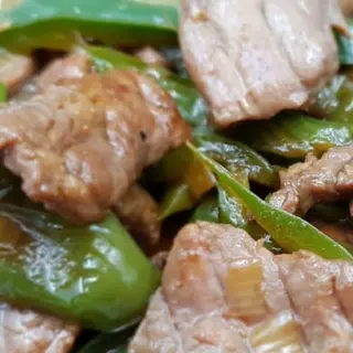 Ternera Con Pimientos Verdes