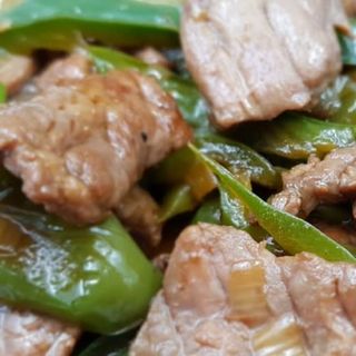 Ternera Con Pimientos Verdes